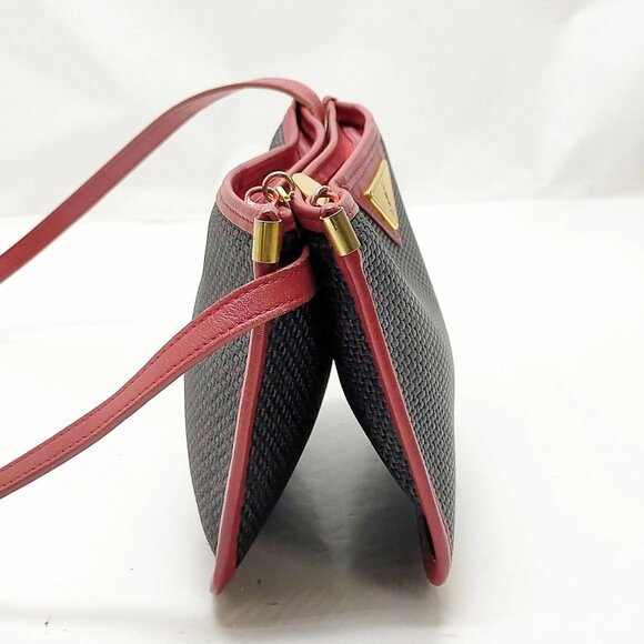 Authentic Yves Saint Laurent Shoulder Bag mon299-110525 - Picture 4 of 16